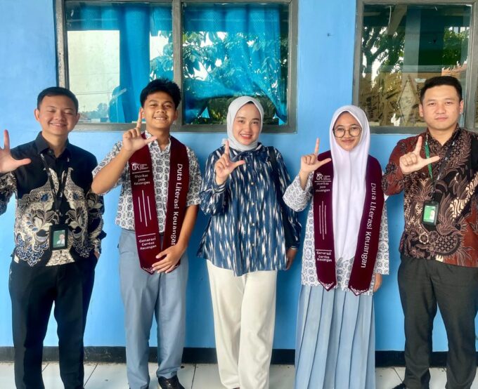 Wujudkan Generasi Cerdas Keuangan, OJK Tasikmalaya Gandeng Santri Pesantren Amanah Jadi Pelopor Literasi